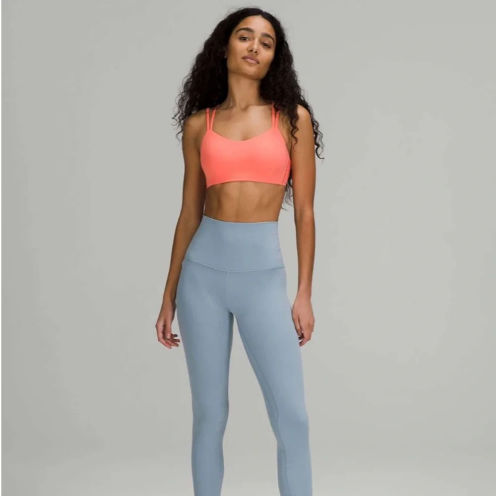 NWT 🍋 Lululemon Raspberry Cream Like A Cloud Bra Size 4